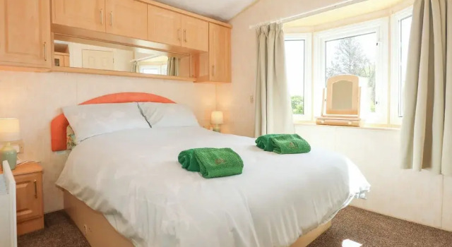 Ty Newydd Caravan, Book Feriehus Llannor Gwynedd