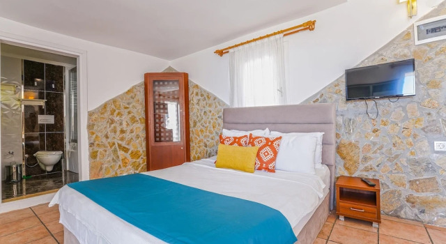 Семейный номер Standard Дуплекс с балконом и с видом на море Peace Hotel