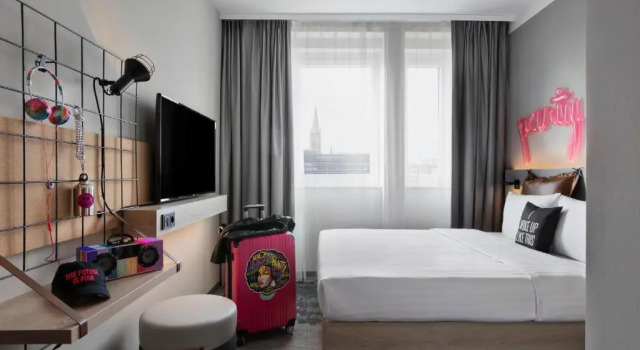 Двухместный номер Moxy Sleeper с видом на город Moxy Duesseldorf City