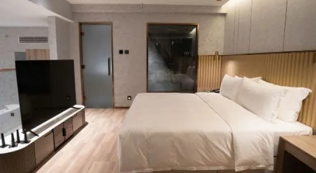 Люкс Deluxe Qingdao Luoxiang Hotel (Qingdao Hongdao Hi-tech Zone Convention and Exhibition Center Branch)