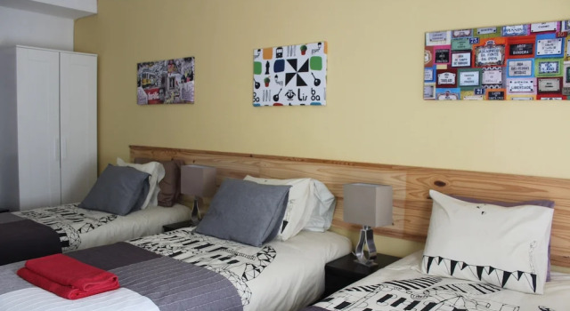 Трёхместный номер с балконом TripGeo Guesthouse