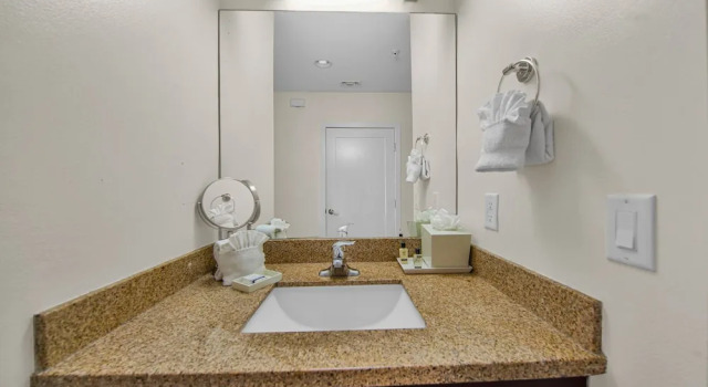 Номер Deluxe с балконом и с красивым видом из окна Peninsula Island Resort & Spa - Beachfront Property at South Padre Island