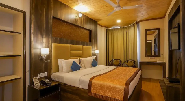 Семейный люкс с балконом и с красивым видом из окна Vilãsa Lall Ji Resort