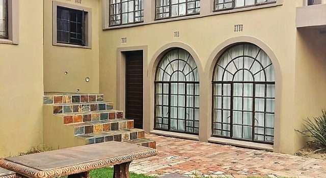 Africlassic Garden Lodge, Boek Hotel Sandton 
