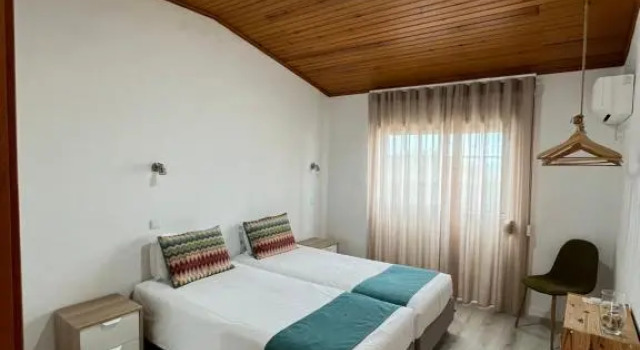 Двухместный люкс с видом на сад Zulla Nazaré`s Surf Village
