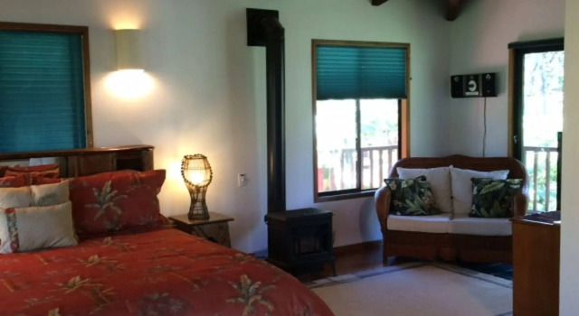 The Guest Cottages @ Volcano Acres Tree House