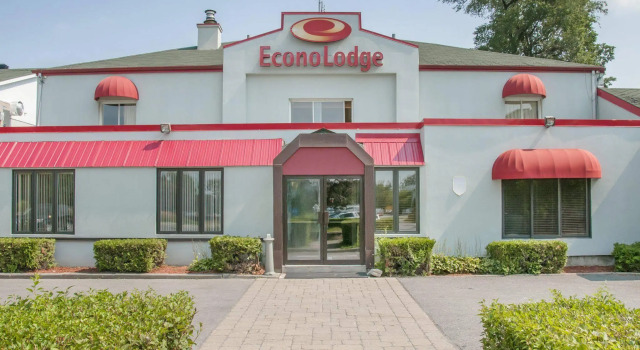 Econo Lodge, Book Hotel Laval Rive-Nord