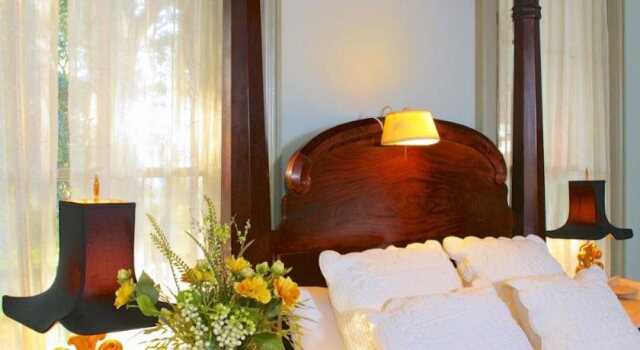 The Elms Bed and Breakfast, Забронировать Отель Отели Натчез 3 звезды, рядом с Historic Natchez Collection Showroom, 3*