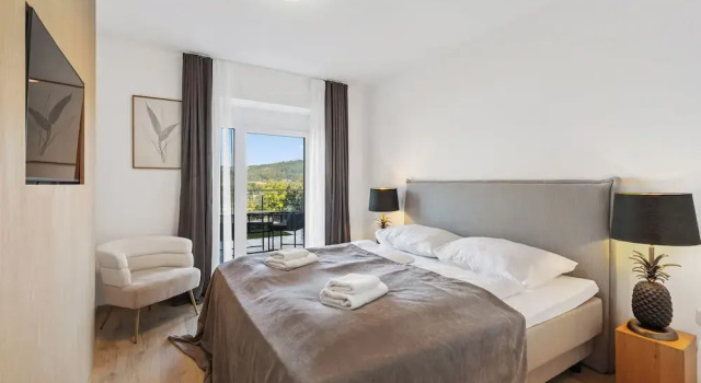 Maria Blick Lake View Apartments