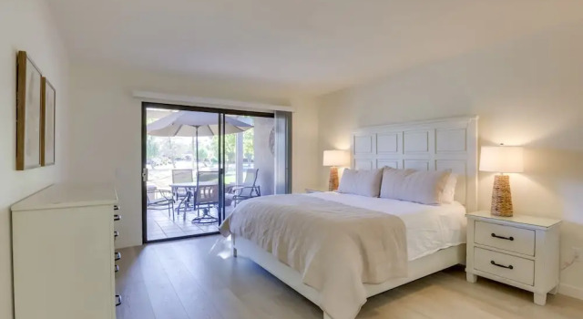 Resort-style Palm Desert Rental: Pickleball Courts, Забронировать Апартаменты/квартира Отели Палм-Дезерт с парковкой, Парковка