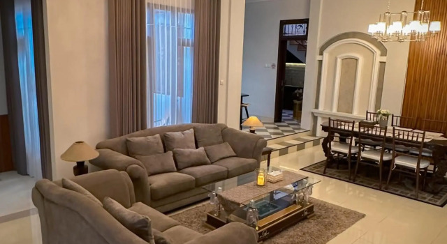 Hening House - 5 Bedrooms