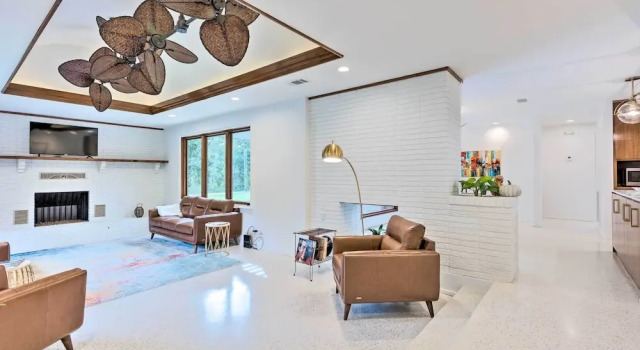 Mid-century Dream Home < Half-mile to Beach!, Забронировать Отель Оушен-Спрингс Миссисипи - побережье, рядом с Little Childrens Park