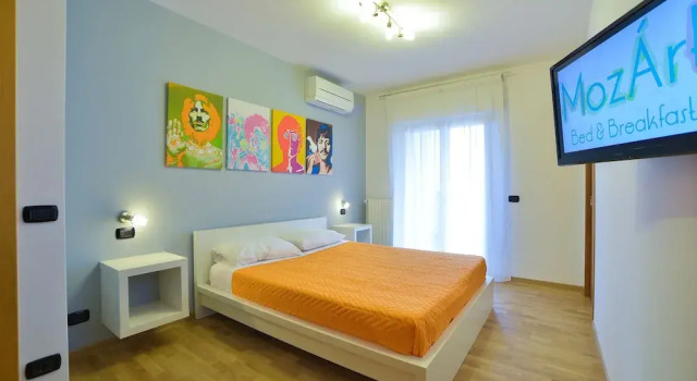 Номер Comfort MozÁrt Bed & Breakfast - Affittacamere