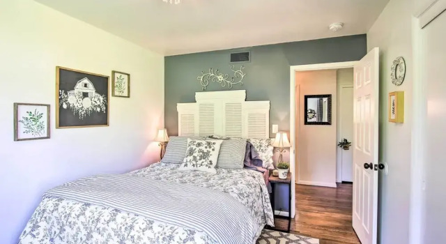 Коттедж Charming Country Cottage: 5 Mi to Downtown Tulsa!