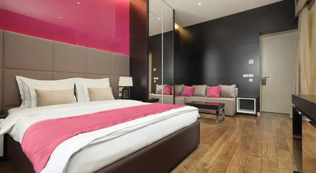 Трёхместный полулюкс Deluxe Maccani Black Luxury Suites