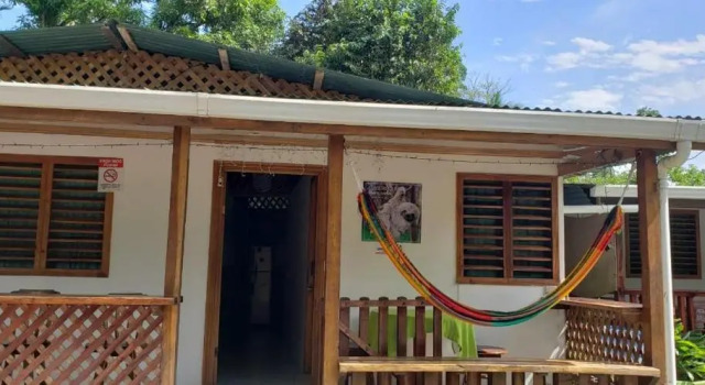Hostal Cecilia, Забронировать Отель Отели в центре Кауита, в центре, Парковка, недорого