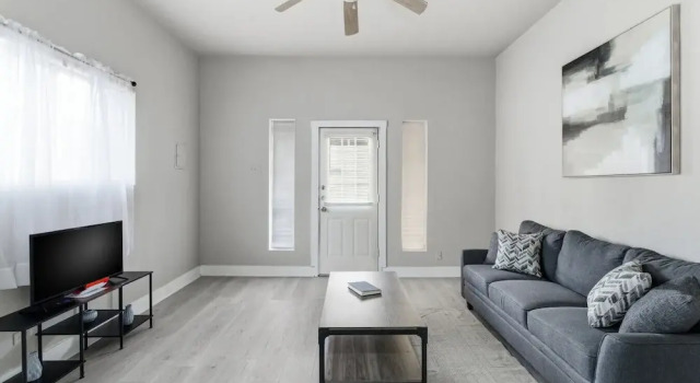 Коттедж Spacious 2BR Duplex Near Downtown San Antonio