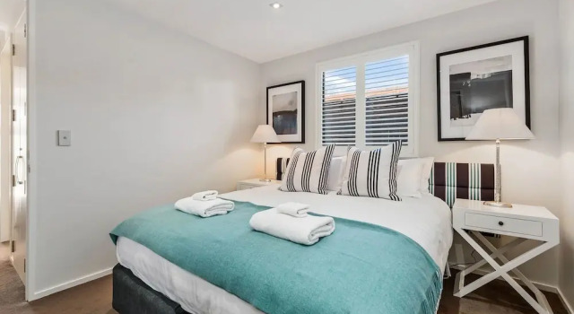 Central Queenstown 3 Bed Villa, Забронировать Вилла Коттеджи Озера Вакатипу, Коттедж