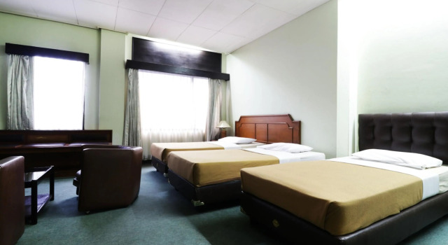 Standard Dreier Zimmer Istana Hotel Bandung Mitra RedDoorz