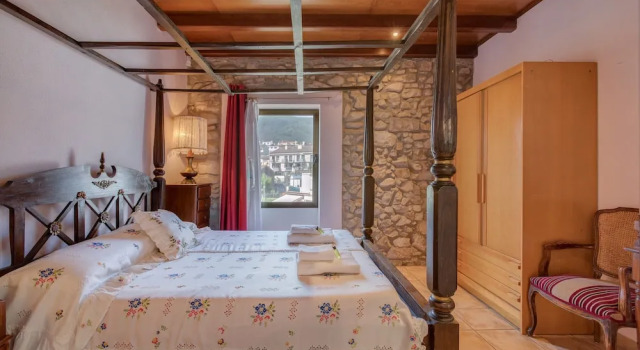 Flateli Anglès, Buchen Sie Hotel Angles Girona