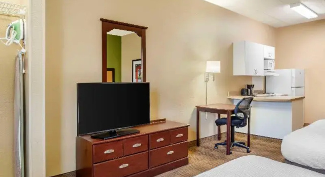 Четырёхместный номер Standard MainStay Suites Chicago Hillside