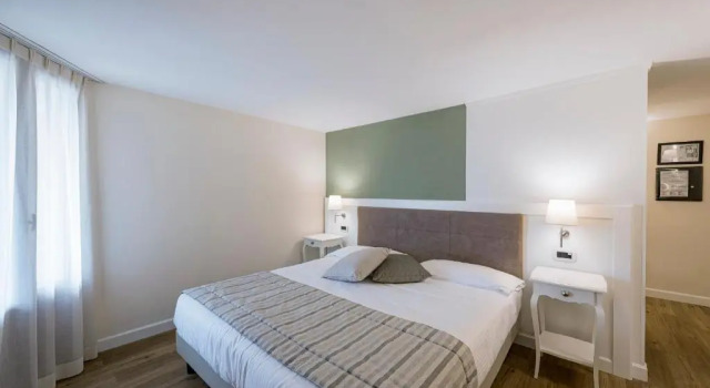 Двухместный номер Standard с видом на город Hotel Garni Corona