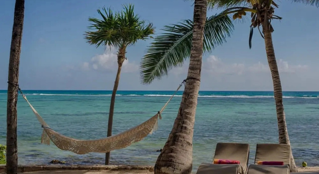 Коттедж Beachfront W Private Staff in Gated Community