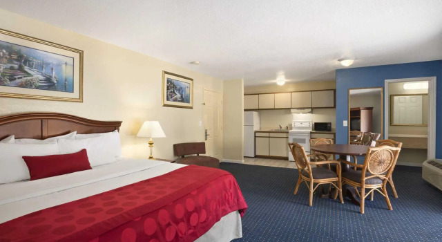 Двухместный люкс Cottonwood Suites Savannah Hotel & Conference Center
