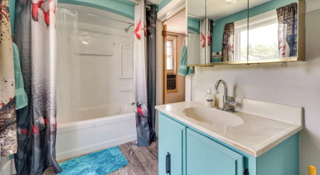 Коттедж Cozy Iowa Getaway w/ Patio & Fenced-in Yard!