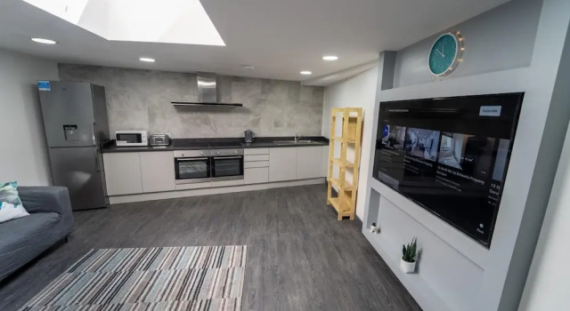 Студия Fully Serviced Studio Available Close to the City