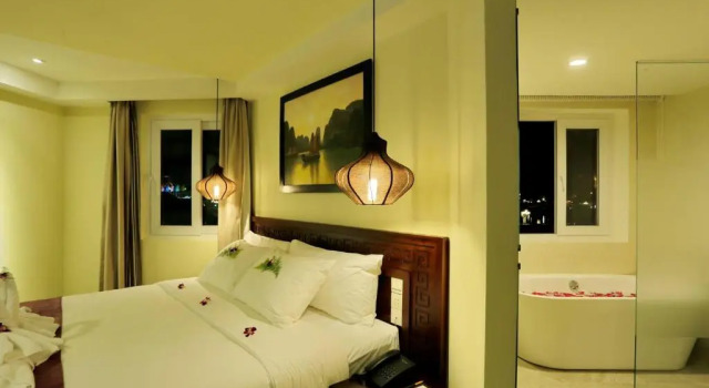 Двухместный номер Deluxe с видом на бассейн River Suites Hoi An