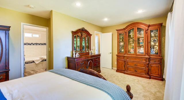 Коттедж Charming Poulsbo Retreat: Hood Canal Views!