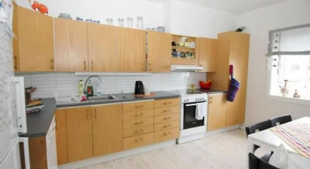 Коттедж StayPlus Four-Bedroom Holiday House
