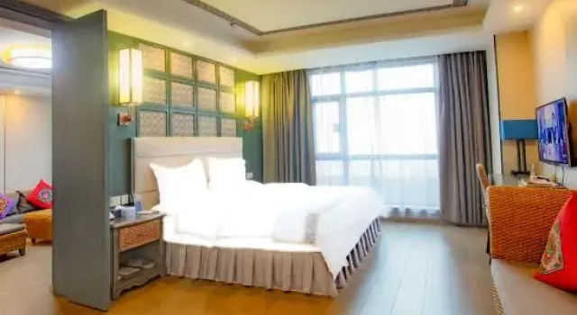 Люкс Deluxe Rongting Holiday Inn Luoping