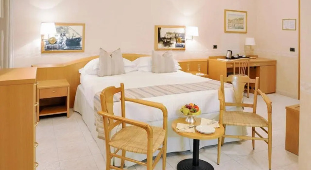 Трёхместный номер Superior Hotel Monte Rosa