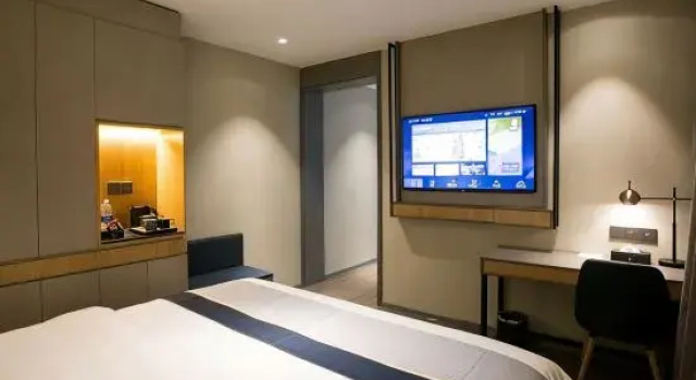 Люкс Deluxe Home Inn Yubai Yun Hotel (Pingdu Xiamen Road Olympic Sports Center)
