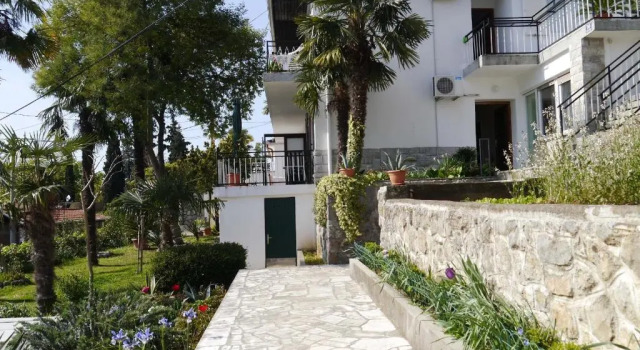 Апартаменты с 3 комнатами с видом на море Apartment Romana