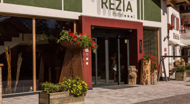 Hotel Rezia, Забронировать Отель Отели Бадия с завтраком, Завтраки