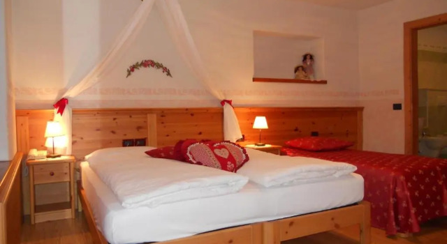 Четырёхместный номер Standard Hotel Garnì Salvanel