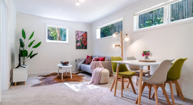 Fantail 2 Bedroom Unit walk to Beach & Park, Забронировать Отель Отели Норт-Окленда 4 звезды, 4*