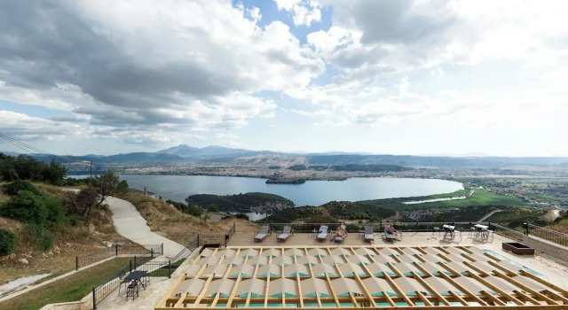 Номер Standard The View Hotel