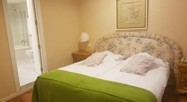 Трёхместный номер Economy Hotel del Carme