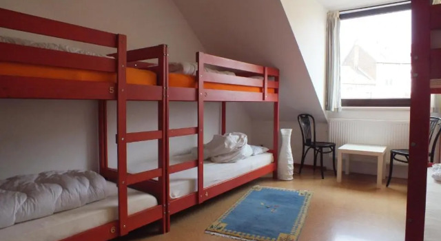 Кровать в общем номере (женский номер) Max Hostel