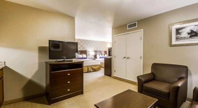 Четырёхместный люкс Hotel Med Park, an Ascend Collection Hotel