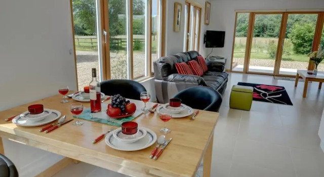 Beautiful, Bright Barn Conversion With Stunning Views of Natural Surroundings, Near Canterbury