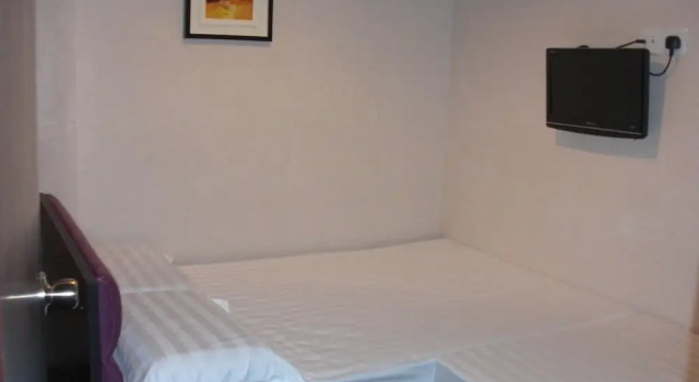 Трёхместный номер Standard Dynasty Commercial Hotel