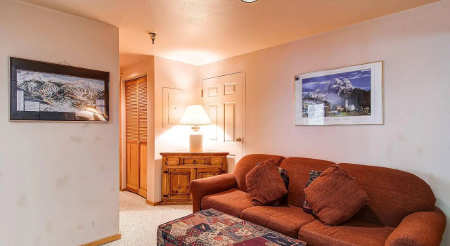 Tyra Lookout Condominiums by Ski Country Resorts