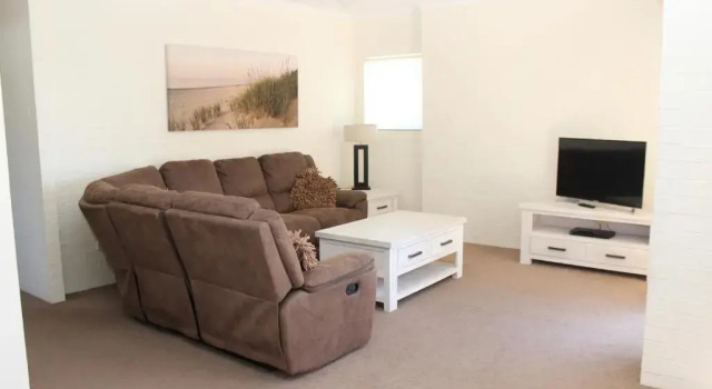Семейные апартаменты с 2 комнатами Mollymook Cove Apartments