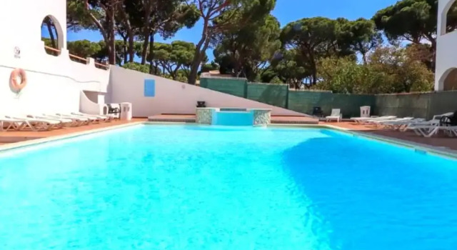 Апартаменты Casa Falesia T2 - 5 min From the Beach - Wifi