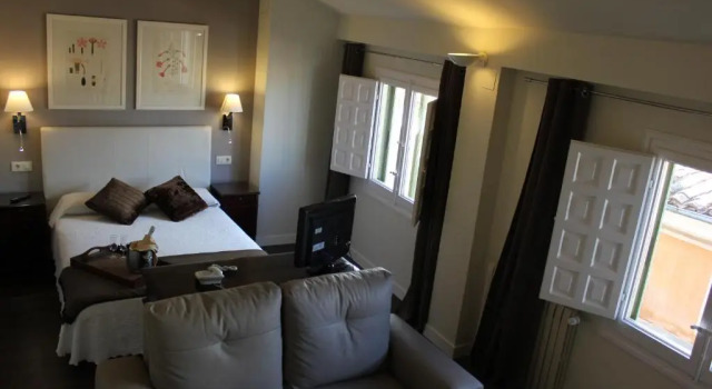 Номер Superior Hotel Leonor de Aquitania